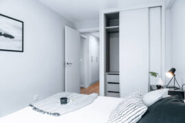 ความแตกต่าง ประตูไม้ ประตู PVC ประตู UPVC