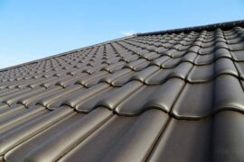 เลือกแบบไหนดี หลังคาไฟเบอร์ซีเมนต์ vs เมทัลชีท